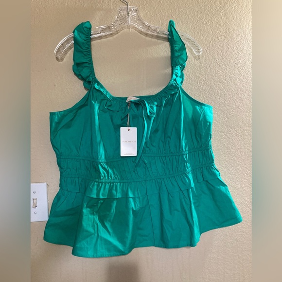 Skies Are Blue Tops - Skies are blue elastic neck lining shorts sleeve